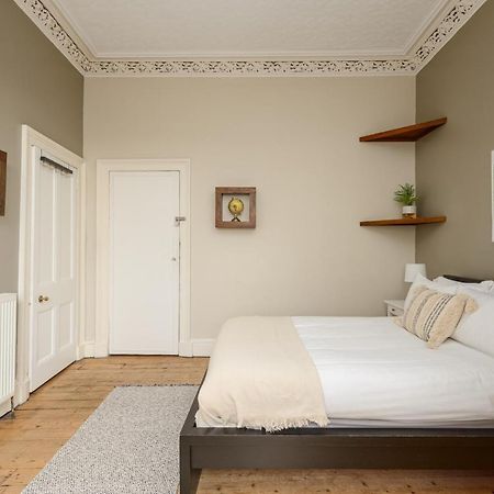 2 Bed Old Town Apartment - Next To Castle Édimbourg Extérieur photo