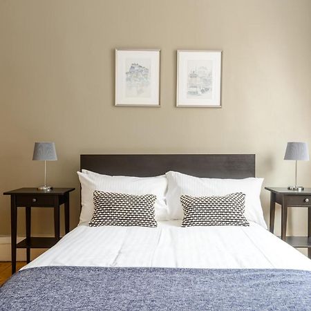 2 Bed Old Town Apartment - Next To Castle Édimbourg Extérieur photo