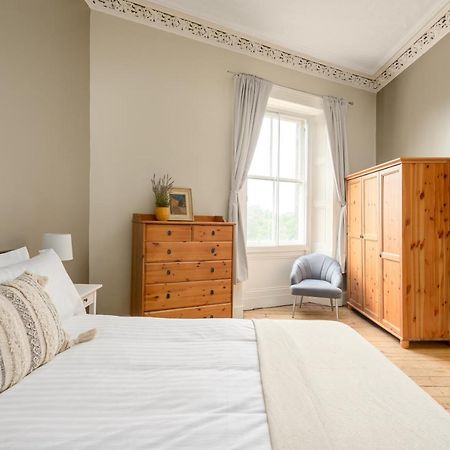 2 Bed Old Town Apartment - Next To Castle Édimbourg Extérieur photo