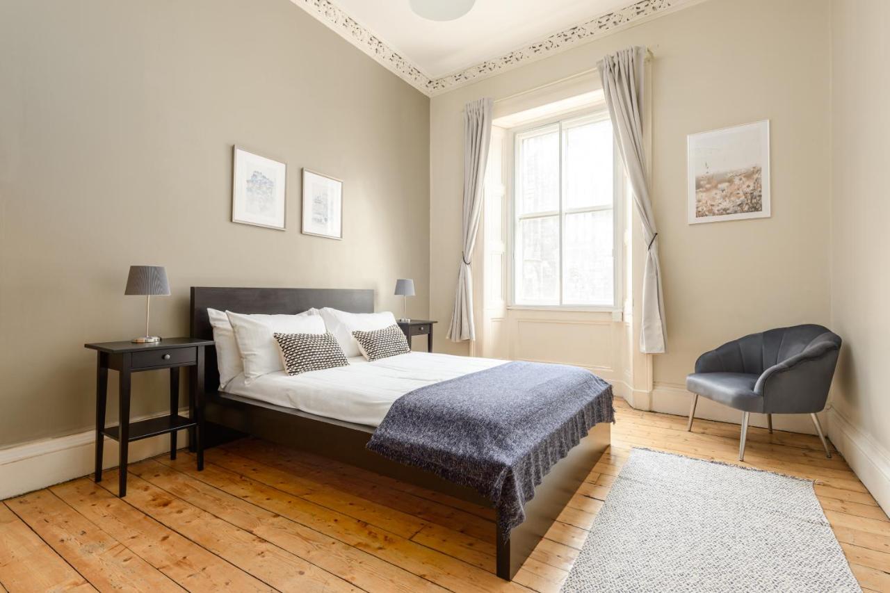 2 Bed Old Town Apartment - Next To Castle Édimbourg Extérieur photo