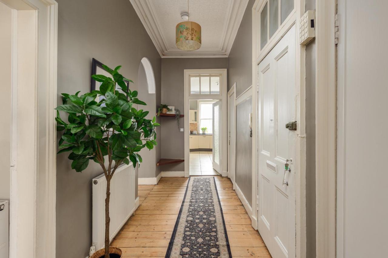 2 Bed Old Town Apartment - Next To Castle Édimbourg Extérieur photo