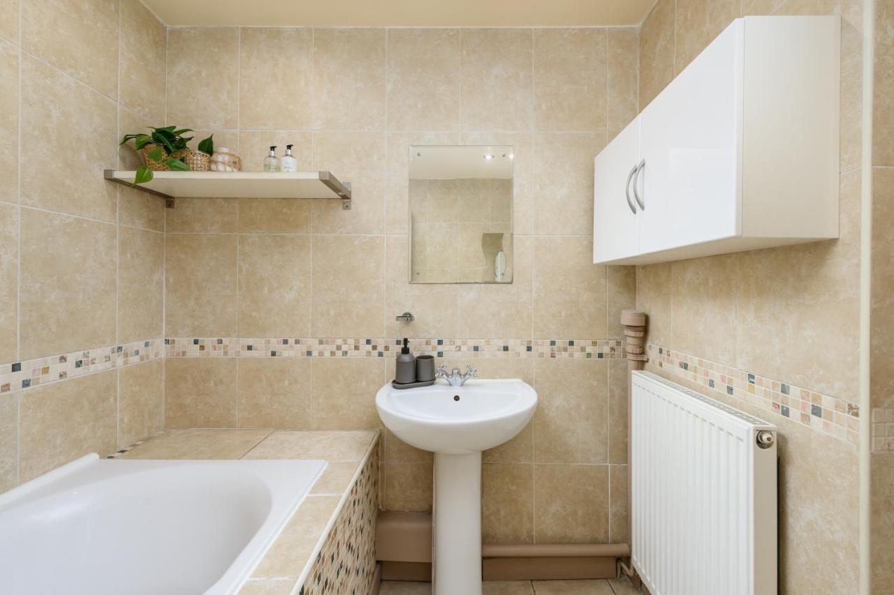 2 Bed Old Town Apartment - Next To Castle Édimbourg Extérieur photo