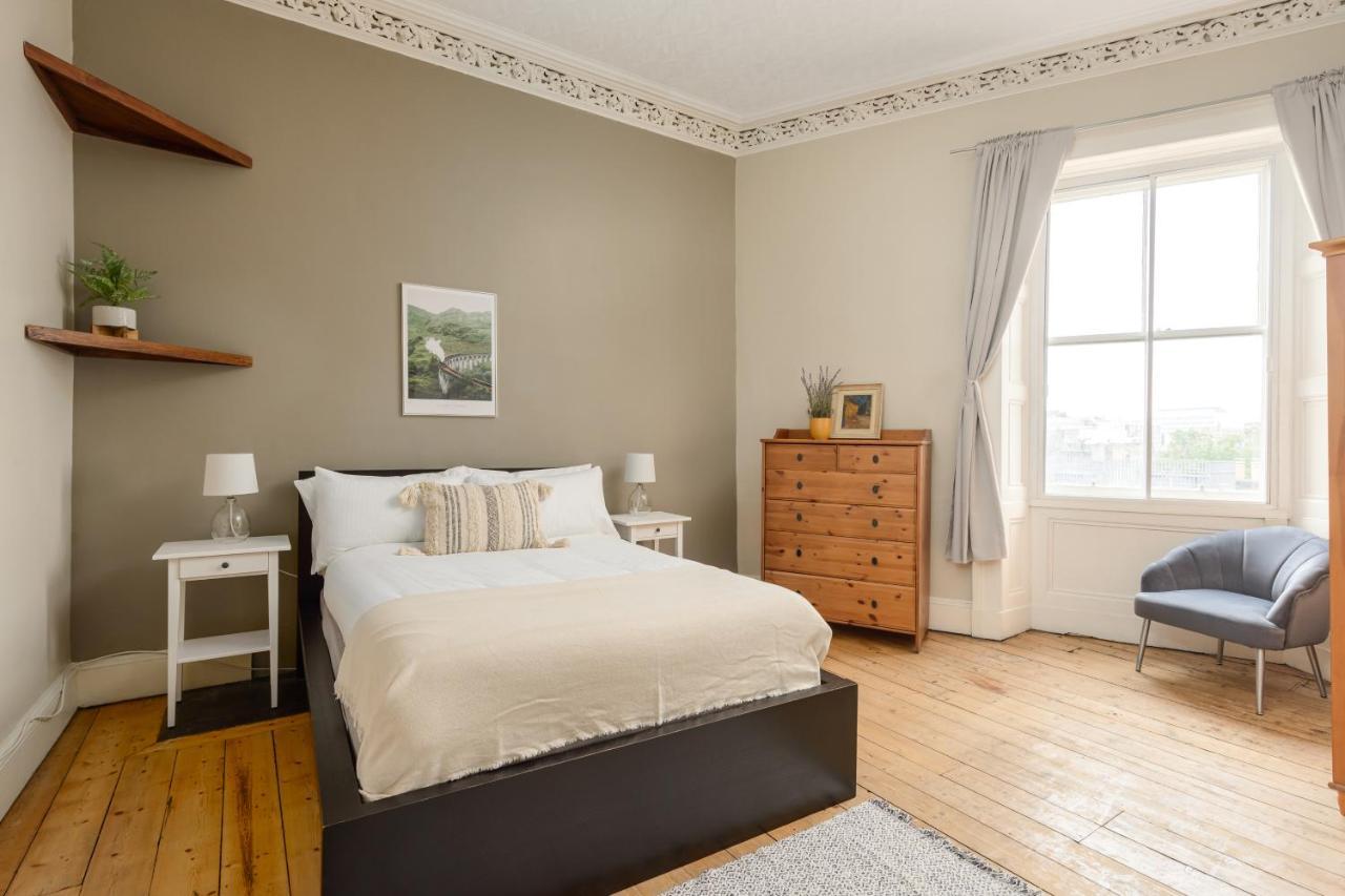 2 Bed Old Town Apartment - Next To Castle Édimbourg Extérieur photo