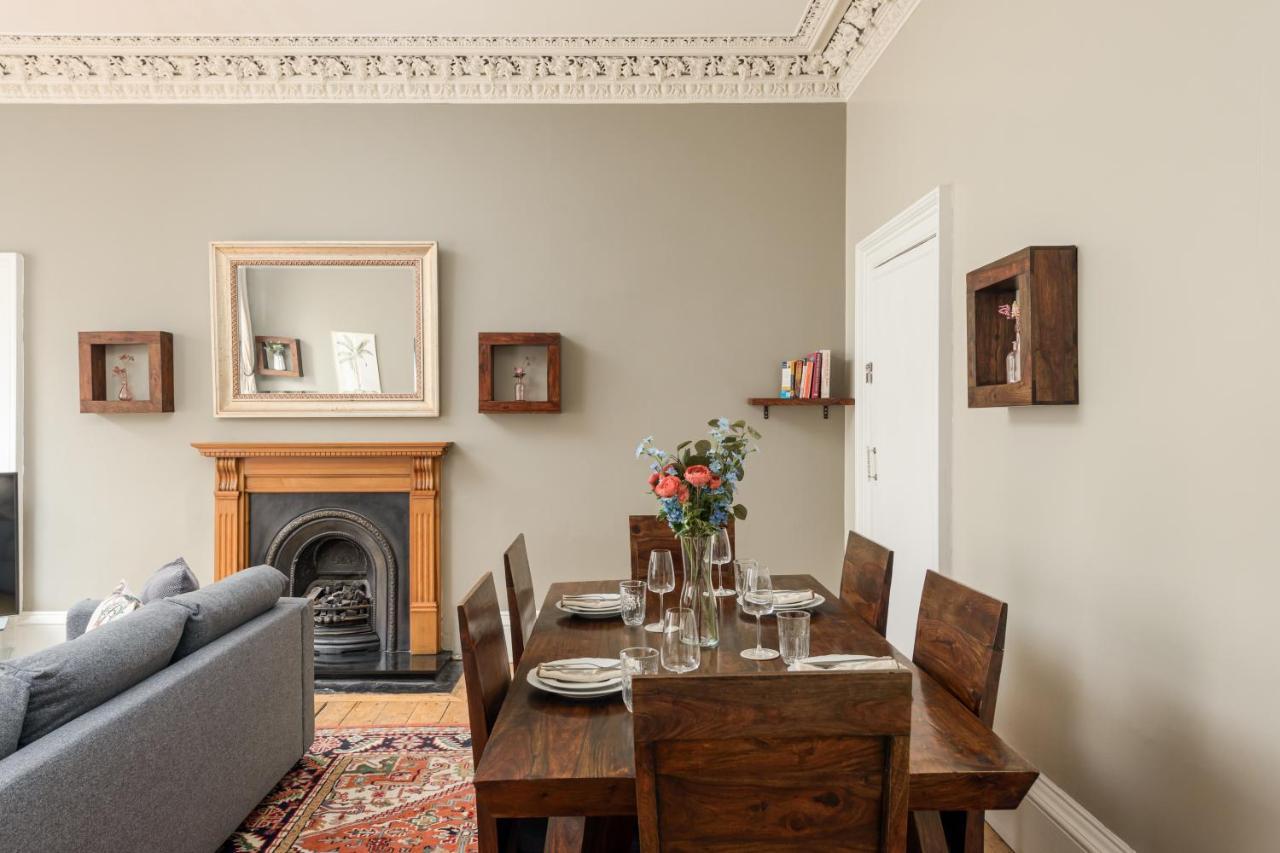 2 Bed Old Town Apartment - Next To Castle Édimbourg Extérieur photo