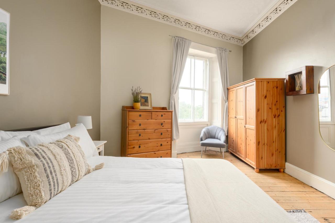 2 Bed Old Town Apartment - Next To Castle Édimbourg Extérieur photo